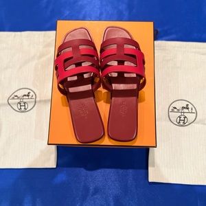 100% Authentic Hermes Amore Sandal. Size 391/2